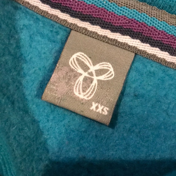 Aritzia zip up - Picture 3 of 4